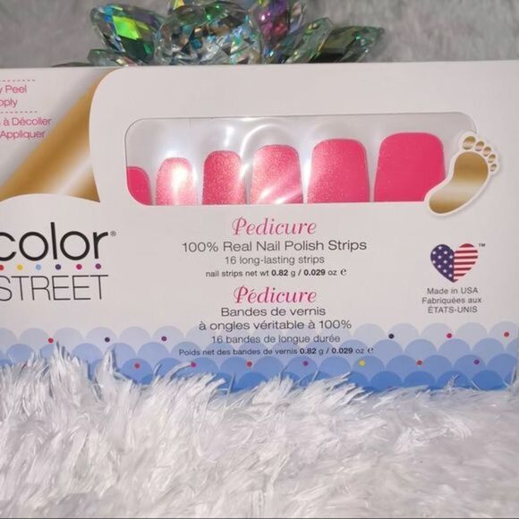 Color Street | You, Me and Capri - bold bubblegum color with gold shimmer - Picture 5 of 9